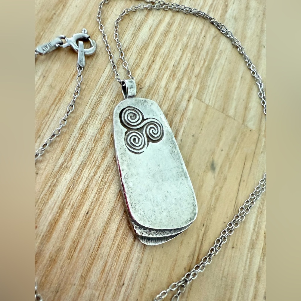 Artisan 925 Sterling silver Newgrange spiral pendant necklace
